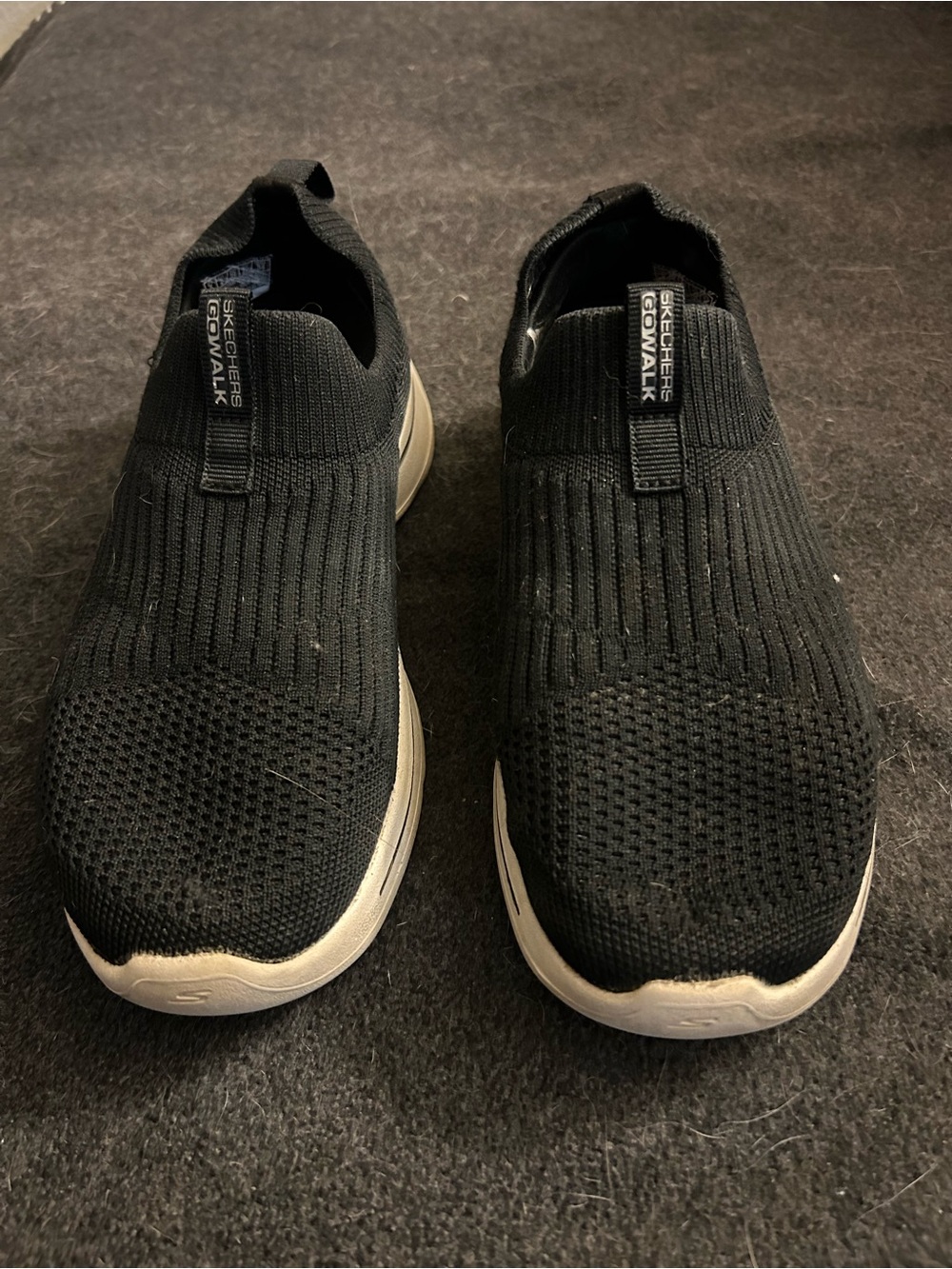 Skechers GO WALK Arch Fit Iconic Black Slip On Sneakers Women’s 5.5 Wide